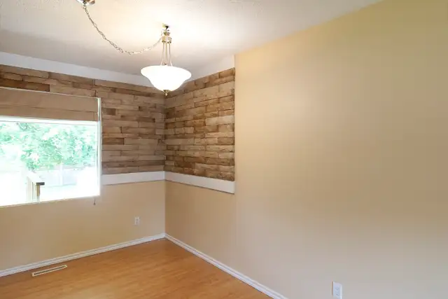 11 Fitzgerald Ave. 5 Bed 2 Bath Downtown Fenced yard in Long Term Rentals in Fort McMurray - Image 5