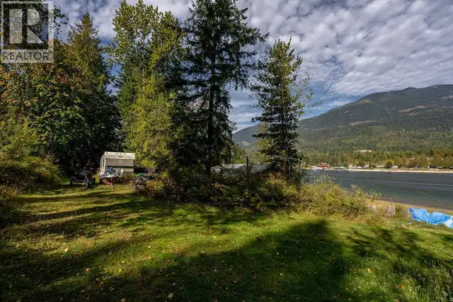 8275 East Procter Road Procter, British Columbia in Land for Sale in Nelson - Image 15