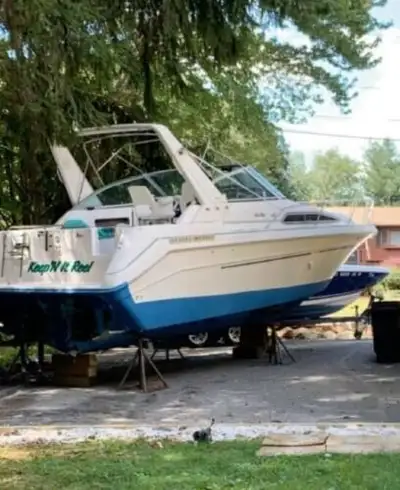 Searay 290 Sundancer 1992 A Montebello $7950 1992 Searay 290 Sundancer pour bricoleur/mécanicien, 2x...