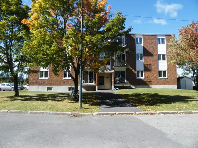 Charny, près de tout, 4½ disponible à partir 1er août 2026