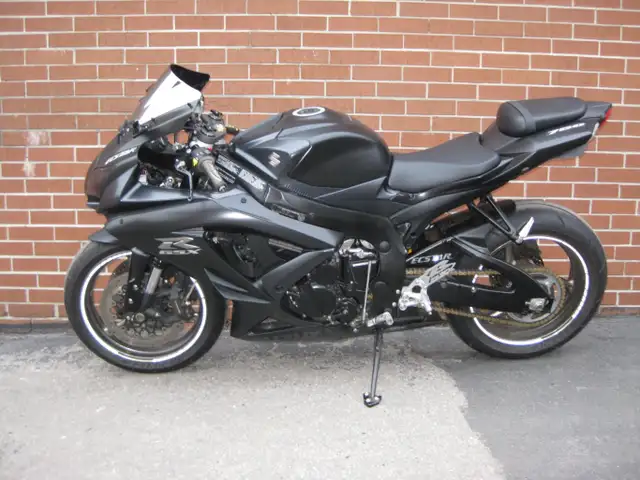 2009 SUZUKI GSXR 750 in Street, Cruisers & Choppers in City of Toronto - Image 5
