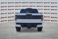 Conquer any adventure in this rugged 2025 Nissan Frontier PRO-4X Crew Cab Pickup. With just 14,403 k... (image 3)