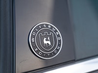 CARGET AUTOMOTIVE is thrilled to offer this 2017 Volkswagen Touareg Wolfsburg Edition, a premium mid... (image 9)