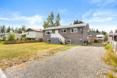 $549,800 59 Cedar Crescent ~ *1,900 sqft Home *10,193 sqft Fenced Lot *4 Bedrooms *2 Bathrooms *2 Li...