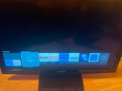 Samsung UN24H4500 24-Inch 720p 60Hz Smart LED TV, View more