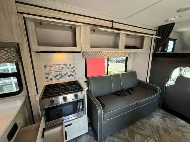 2023 Forester 3251 CD in RVs & Motorhomes in Laval / North Shore - Image 32