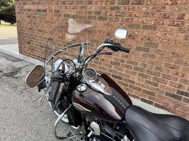 2011 Harley-Davidson Heritage Softail Classic **CANADIAN BIKE**  in Street, Cruisers & Choppers in Markham / York Region - Image 29