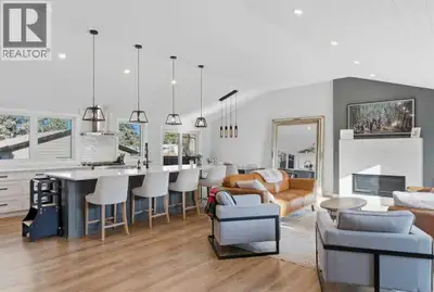 ***OPEN HOUSE Sunday March 8 from 2PM-4PM***NEW LISTING IN LAKEVIEW VILLAGE. Welcome to this fully r...