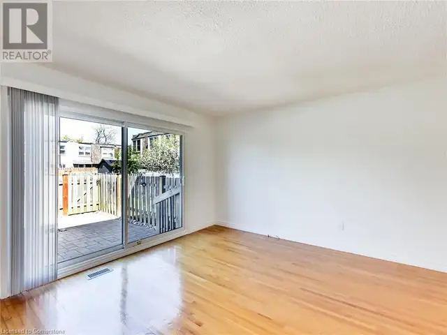 153 LIMERIDGE Road W Unit# 16 Hamilton, Ontario in Condos for Sale in Hamilton - Image 9