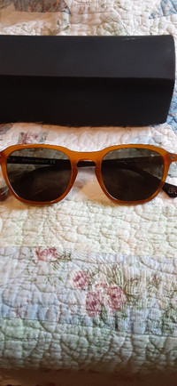 2 pairs new  sun glasses