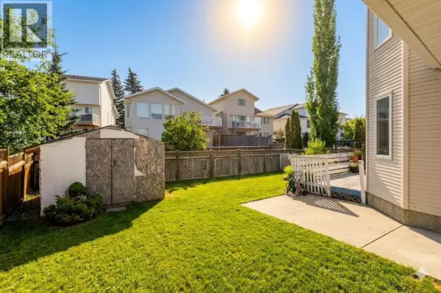 63 Hawkmount Green NW Calgary, Alberta in Houses for Sale in Calgary - Image 38