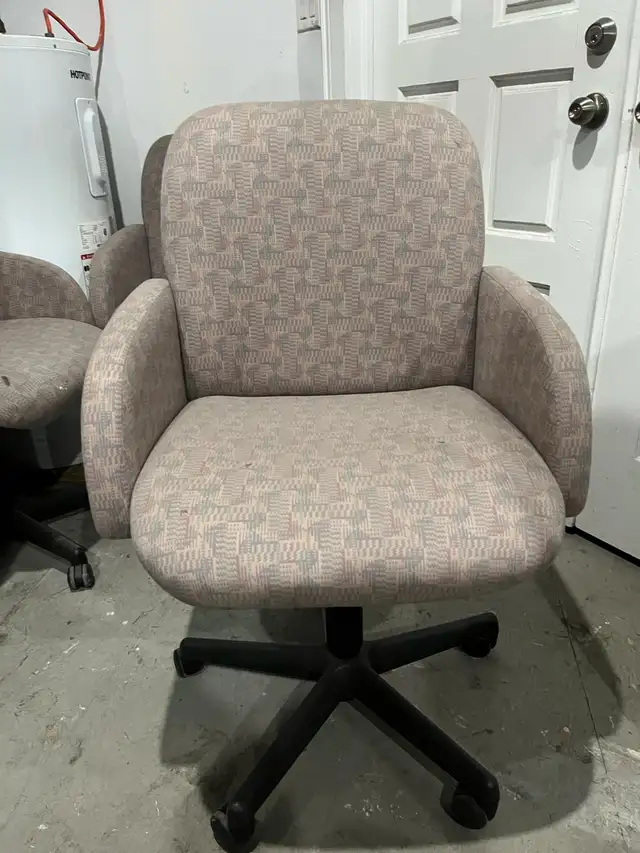 Office Chairs in Chairs & Recliners in Markham / York Region - Image 2