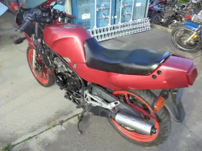 sonic cycle has a nice 1986 yamaha rz-350 in for parts all the fairings are here. super low km,s 737...