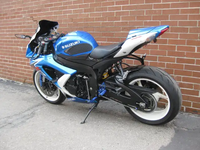 2009 SUZUKI GSXR 600 in Street, Cruisers & Choppers in City of Toronto - Image 4