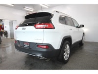 Jeep Cherokee Limited V6 2016 avec moteur V6 3.2L developpant 271 HP et traction integrale 4x4 perfo... (image 9)