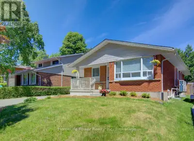 **OPEN HOUSE Sat, Sept 12th, 1-4pm** *Turn-key investment opportunity* This 6-bedroom legal duplex b...
