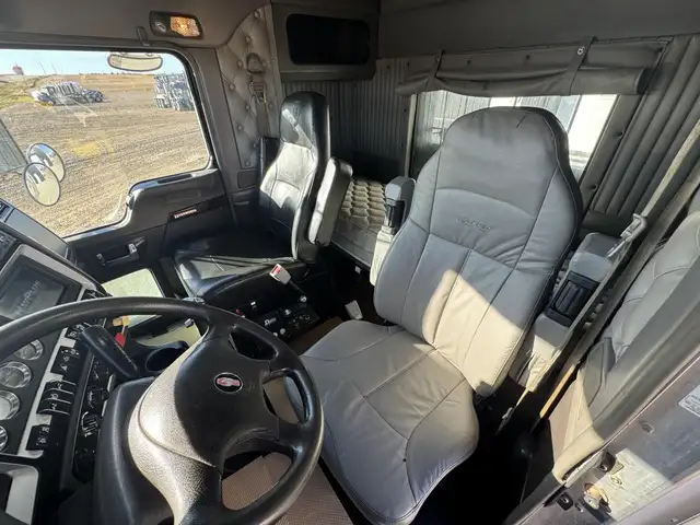 2013 KENWORTH C500 in Heavy Trucks in Kamloops - Image 21