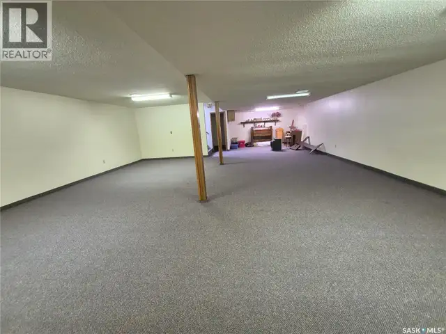 402 Wheaton AVENUE Ogema, Saskatchewan in Commercial & Office Space for Sale in Regina - Image 8