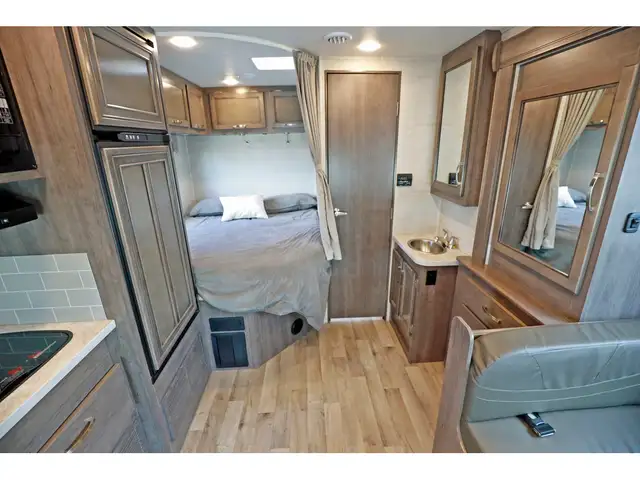 2024 Jayco Redhawk SE redhawk 22A 1 extension Classe C 24 pieds in RVs & Motorhomes in Laval / North Shore - Image 12
