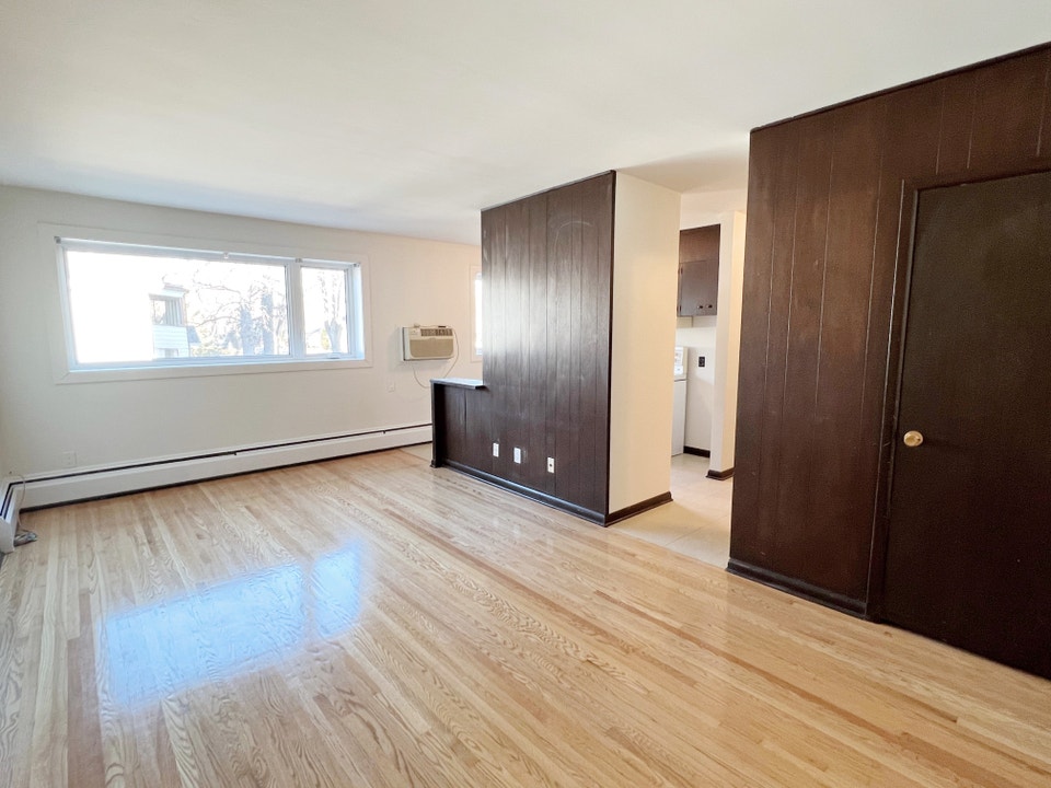 AVAILABLE NOW $1349 2-Bedroom Suite in the Heart of St. Boniface 3