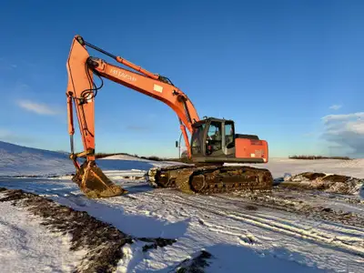 2008 Hitachi 270LC Excavator Original Owner with full maintenance records since new! Very well taken...