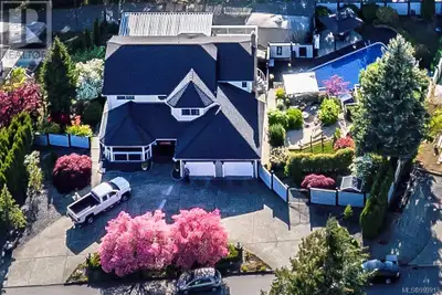 DREAM EXECUTIVE HOME, where luxury meets comfort in an idyllic setting . Welcome to this beautifully...