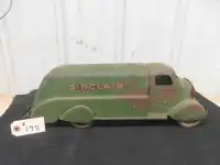 Wynadotte 1930's Pressed Metal Sinclair Fuel Delivery Truck