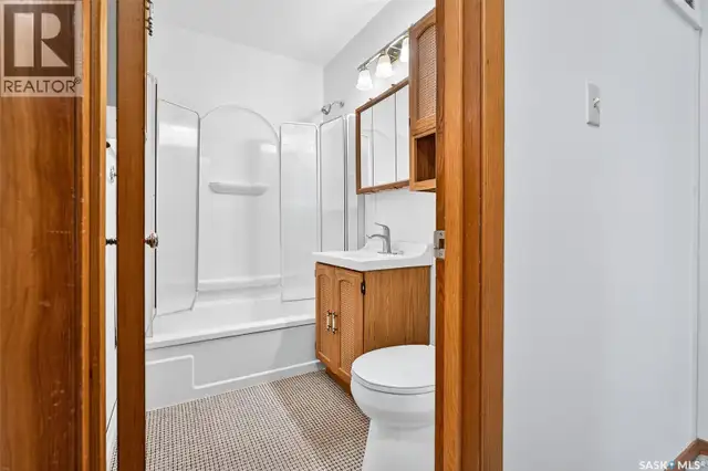 1322 7th AVENUE NW Moose Jaw, Saskatchewan in Houses for Sale in Moose Jaw - Image 26