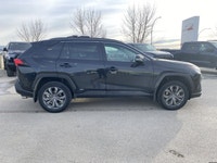 *Vehicle history form conveniently located in vehicle photos. AMVIC LICENSED DEALER ... Engine: Gas/... (image 6)