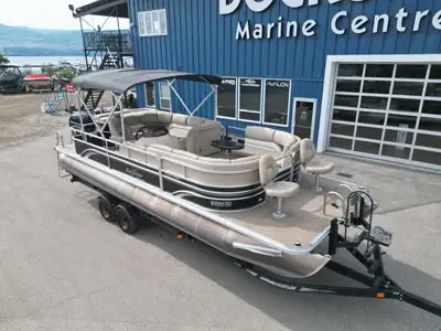 The 2015 SunChaser Touring 24 is a well appointed 24-foot pontoon designed for comfort, space, and a...