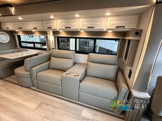 2025 Newmar Dutch Star 4369 Black Out Package in RVs & Motorhomes in Moncton - Image 13