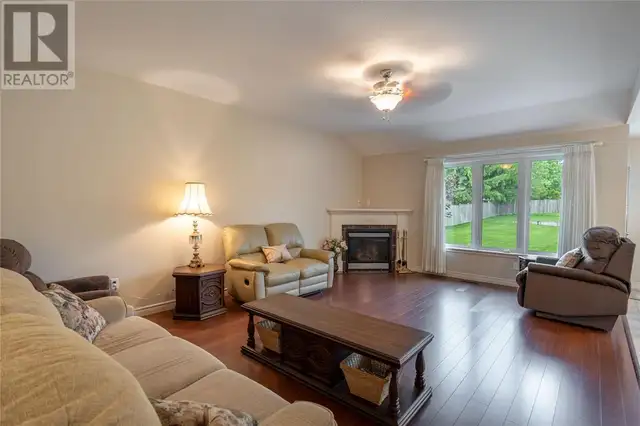 189 Stathis BOULEVARD Sarnia, Ontario in Houses for Sale in Sarnia - Image 6