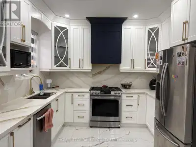 Beautiful semi-detached home located in a desirable, family-friendly neighborhood! This well-maintai...