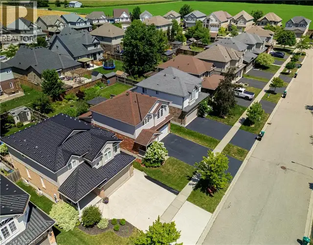24 JOSEPH LICHTI Lane Baden, Ontario in Houses for Sale in Kitchener / Waterloo - Image 35