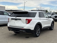 AMVIC Licensed Dealer * Heated Front Seats & Steering Wheel * Rear Vision Camera * Cruise Control *... (image 7)