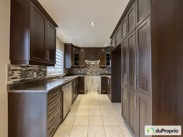 $915,000 - 2 Storey for sale in Longueuil (St-Hubert) in Houses for Sale in Longueuil / South Shore - Image 7