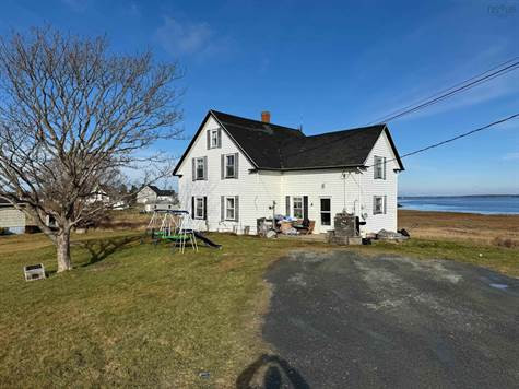 13 School Street in Houses for Sale in Yarmouth - Image 2