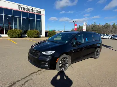 The 2024 Chrysler Pacifica Touring-L is a premium family minivan packed with comfort, convenience, a...