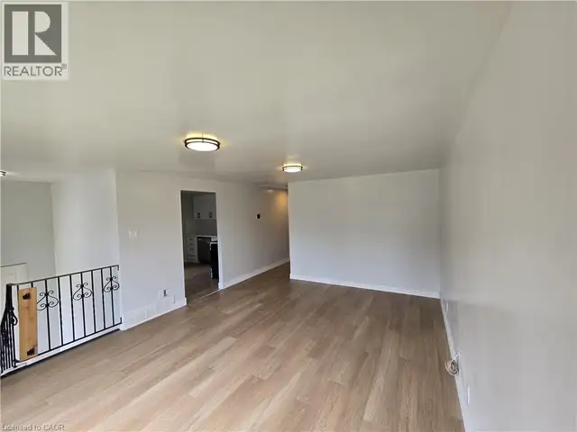 99 CLUTHE Crescent Kitchener, Ontario in Houses for Sale in Kitchener / Waterloo - Image 7