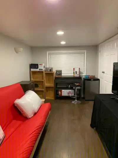 Room for rent with kitchenette & Separate Entrance