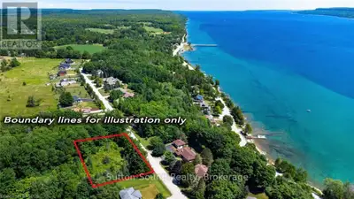 Great DOUBLE SIZED LOT AMONGST EXECUTIVE HOMES. Approximately 200 ft wide by 150ft deep with an enve...