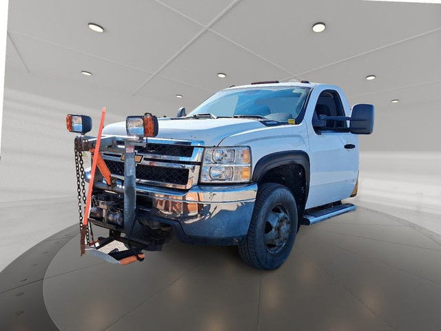 2013 CHEVROLET SILVERADO 3500 in Cars & Trucks in Stratford