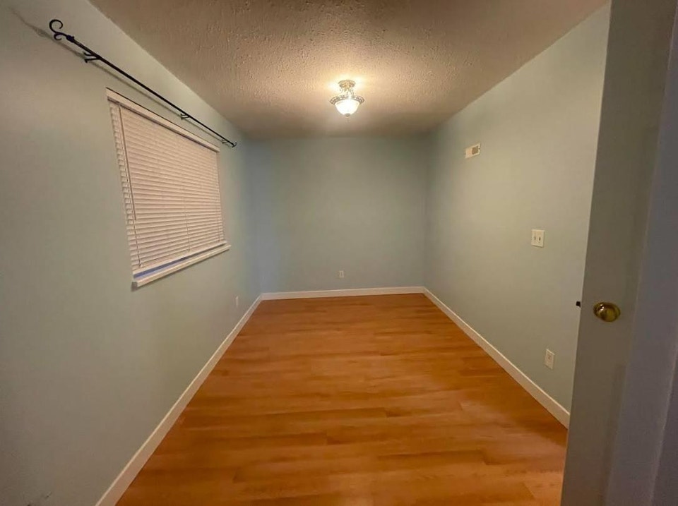 Suite 26458 33 AVE Langley, British Columbia 4