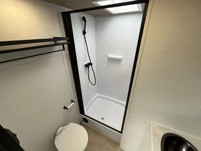 2026 Forest River VIBE in Travel Trailers & Campers in Terrace - Image 13