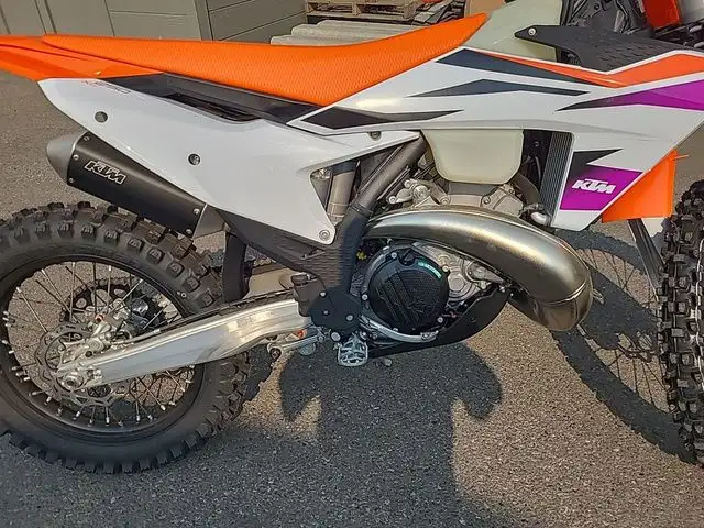 2024 KTM 250 XC in Dirt Bikes & Motocross in Calgary - Image 4