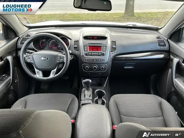 2014 KIA Sorento LX in Cars & Trucks in Mission - Image 22