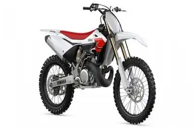 Engine Type: Single-Cylinder Displacement: 15.2 cu. in. (249 cc) Bore and Stroke: Bore: 2.61 in. (66...