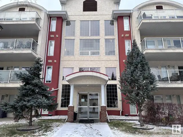 #119 12110 106 AV NW NW Edmonton, Alberta in Condos for Sale in Edmonton - Image 2