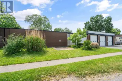 Incredible opportunity to own or lease a unique commercial space in the heart of Crystal Beach. Form...