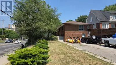 Attention builders and home renovators! Seize this incredible opportunity to create your dream proje...